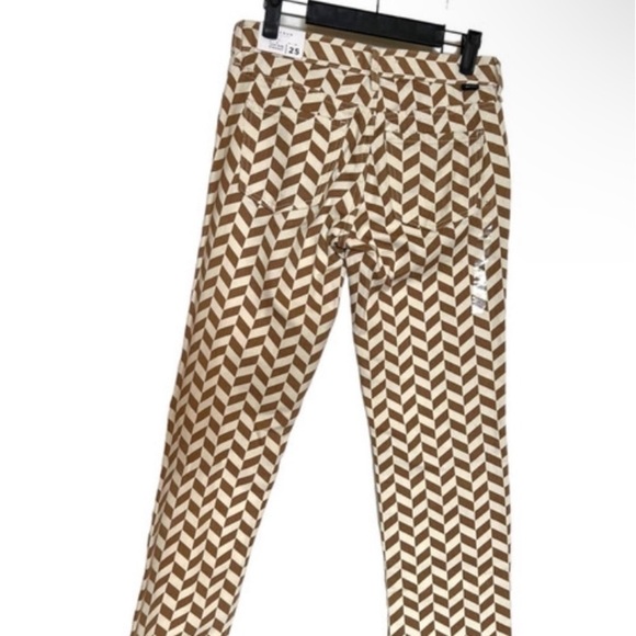 PacSun Brown Chevron Low Rise
Straight Leg Jeans - Picture 4 of 10
